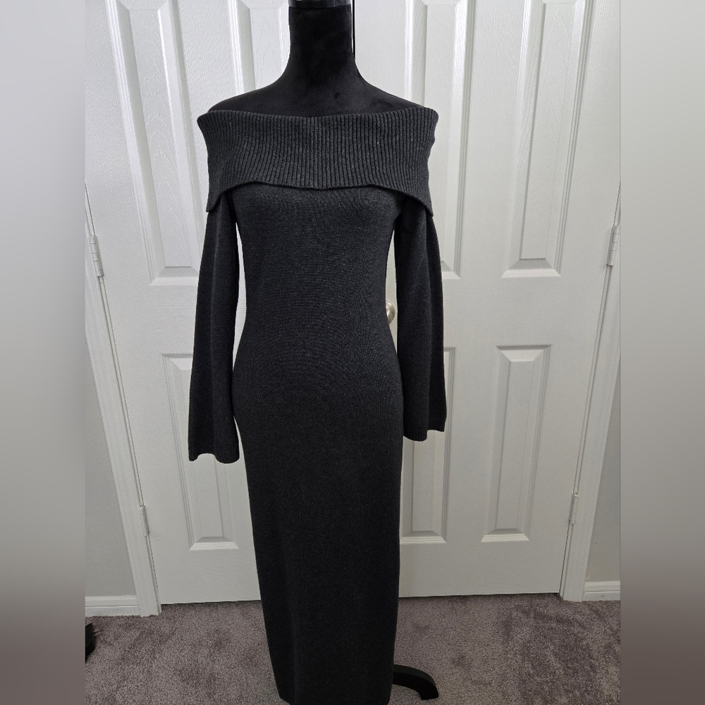 Elegant Off-Shoulder Black Maxi Dress